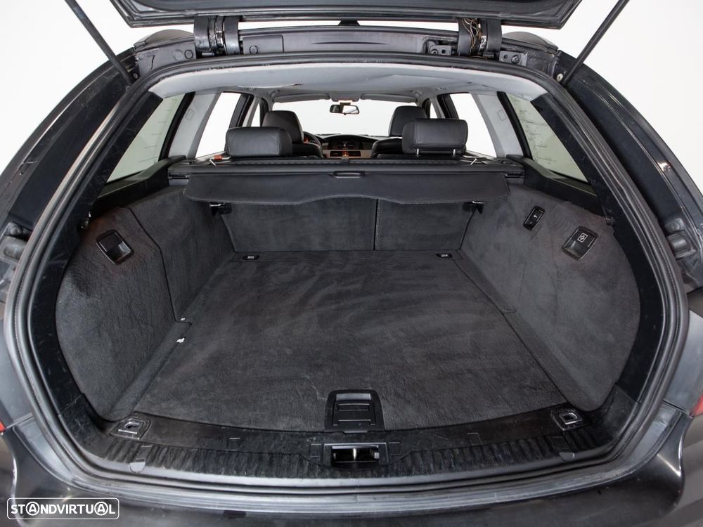 BMW 525 d Touring - 11