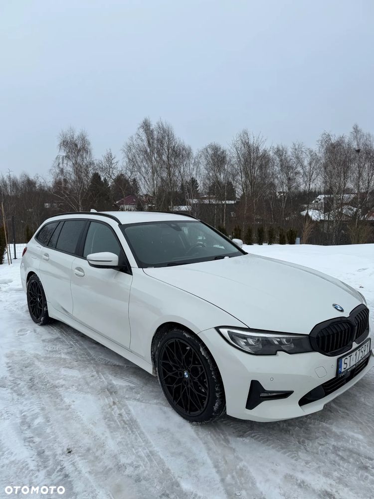 BMW Seria 3 330e xDrive Sport - 1