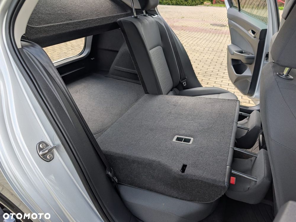 Volkswagen Golf 2.0 TDI Life - 24