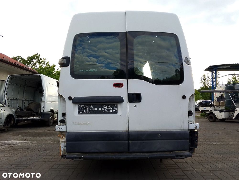 Renault Master II Przed Lift (97-03r.) 2.8 DTI R4 8V 114KM. Silnik S9W 702 (S9W702),  S9W 700 (S9W700) Skrzynia PF1 013 (PF1013),  C 118062 (C118062) lakier 389,  0389 .Cały na części. GWARANCJA !!! Przód Tył Zestaw Komplet Drzwi Klapa Zderzak Błotnik Maska Grill Atrapa Szyba Pas Lampa Lusterko Boczki Fotel Kanapa Kokpit Deska Rozdzielcza Przełącznik Włącznik Sterownik Przewody Wiązka Instalacja Moduł Komputer Czujnik Listwa Pompa Alternator Wtryski Głowica Rozrusznik Kompresor Sprzęgło Dwumas Silnik Skrzynia ABS Klimatyzacji Paliwa Wspomagania Kolektor Turbina Przepustnica Zawór Chłodnica Koło Hak Belka Sanki Zawieszenie Mcpherson Półoś Amortyzator Wydech Tłumik Zacisk Most - 5
