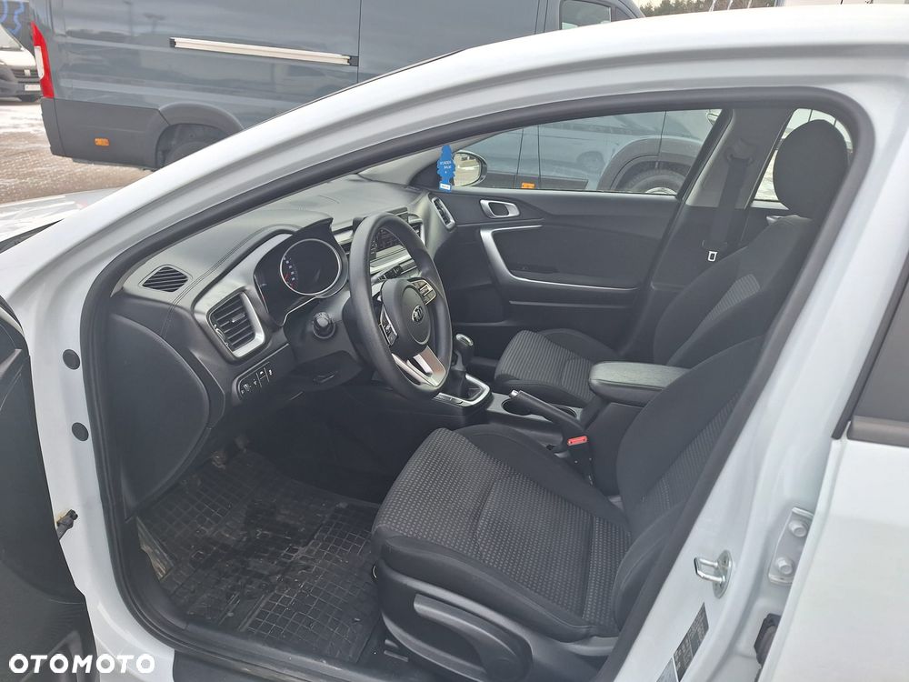 Kia Ceed 1.6 CRDi SCR S - 10