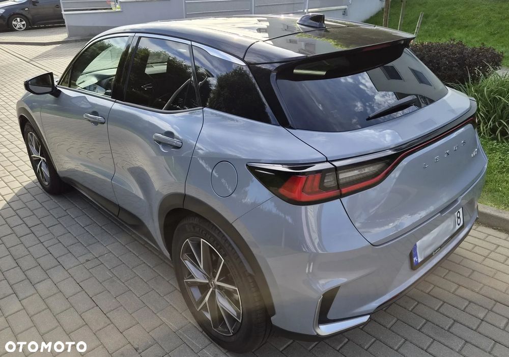 Lexus LBX 1.5 Hybrid Cool AWD - 1