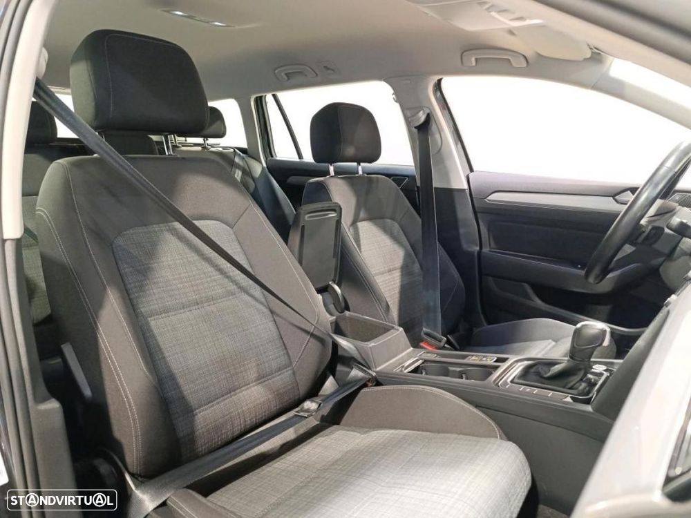 VW Passat Variant 2.0 TDI Business DSG - 4