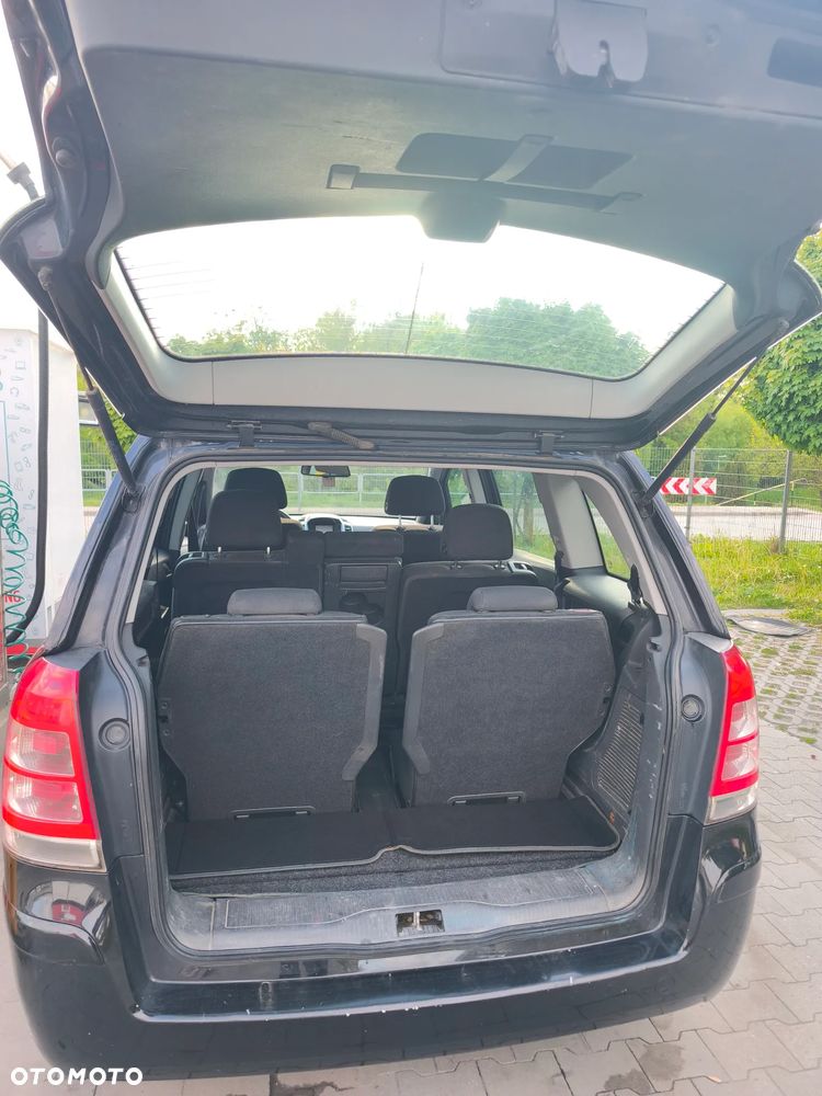 Opel Zafira 1.6 - 9