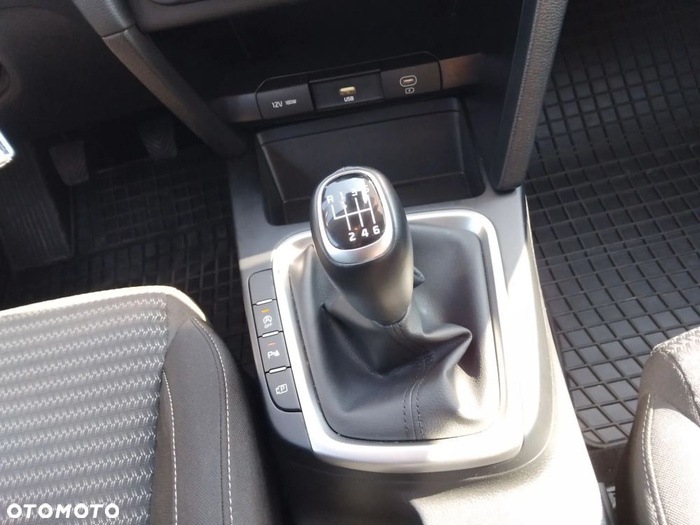 Kia Ceed 1.5 T-GDI M - 19