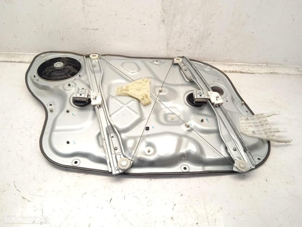 ELEVADOR DE VIDRO FRONTAL DIREITO KIA CEED FASTBACK 2008 - 1