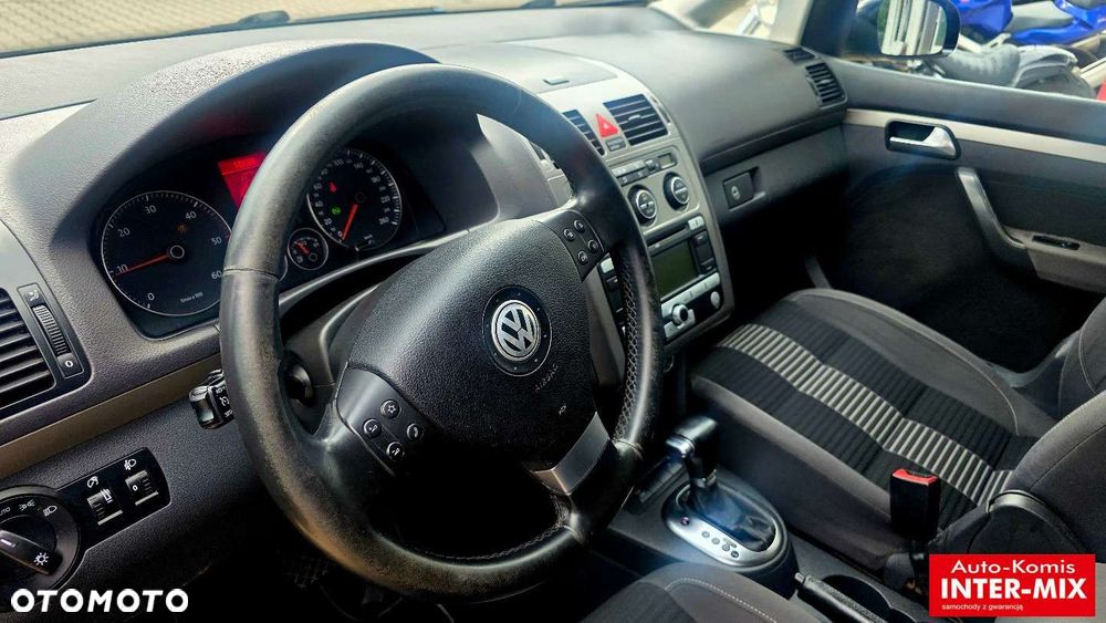Volkswagen Touran - 17