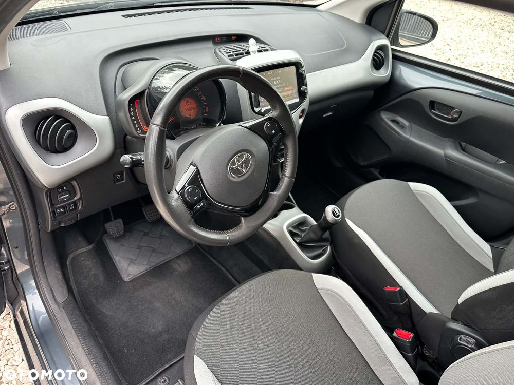 Toyota Aygo x-clusiv - 15