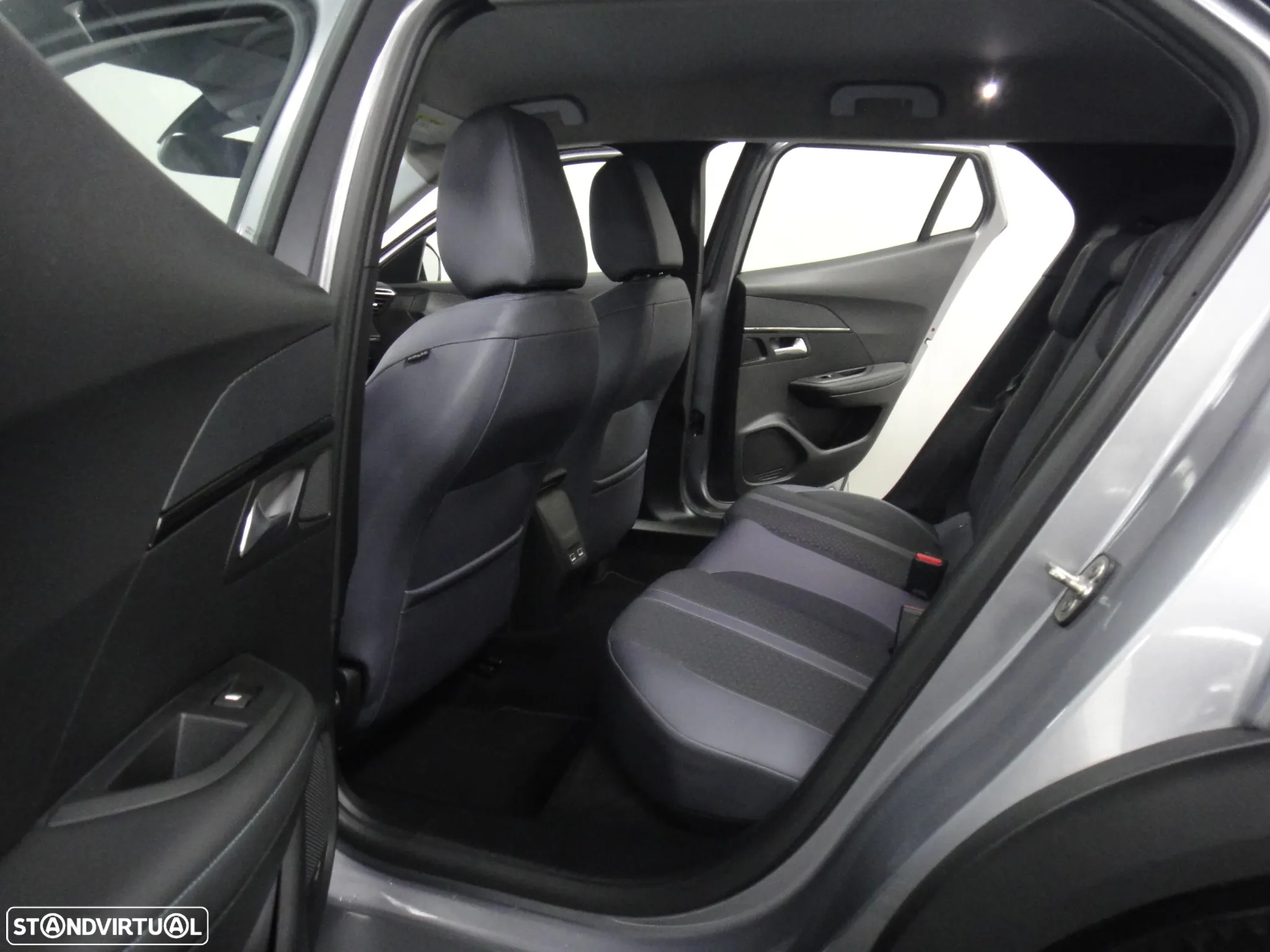 Peugeot 2008 PureTech 130 Allure - 16