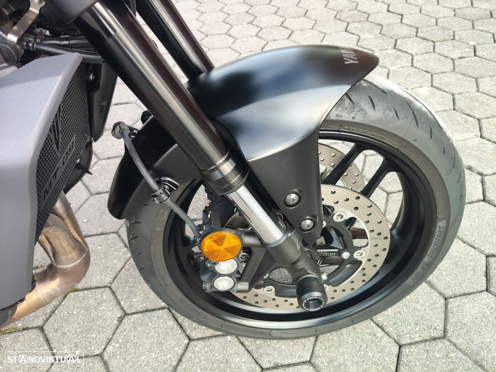 Yamaha MT-09 - 17