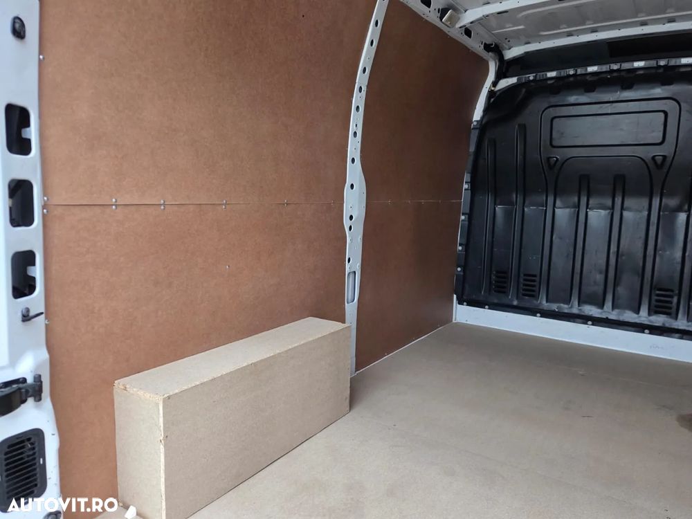 Renault New Master L2H2 - 11