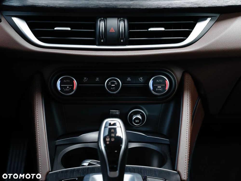 Alfa Romeo Stelvio 2.0 Turbo Q4 - 27