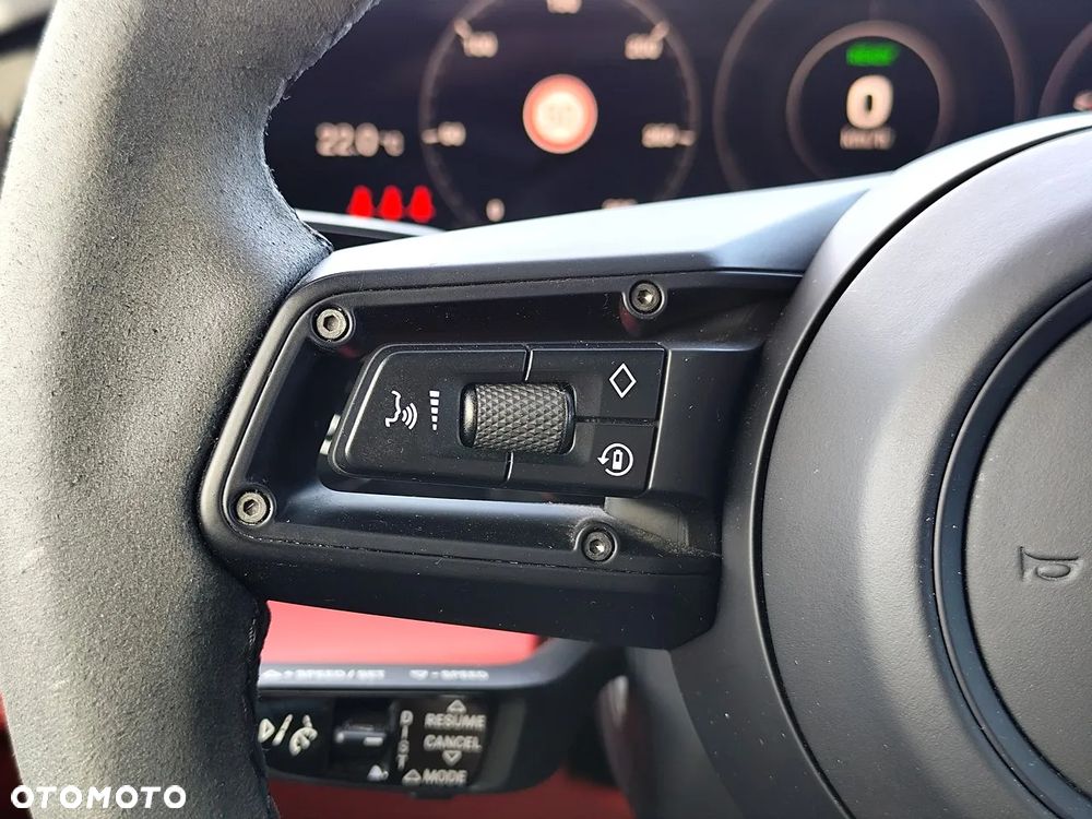 Porsche Taycan Turbo - 23