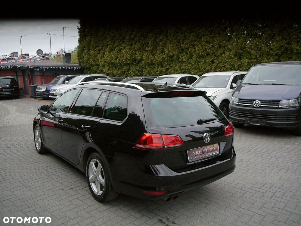 Volkswagen Golf - 6