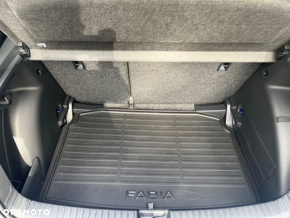 Skoda Fabia 1.0 TSI Monte Carlo - 21