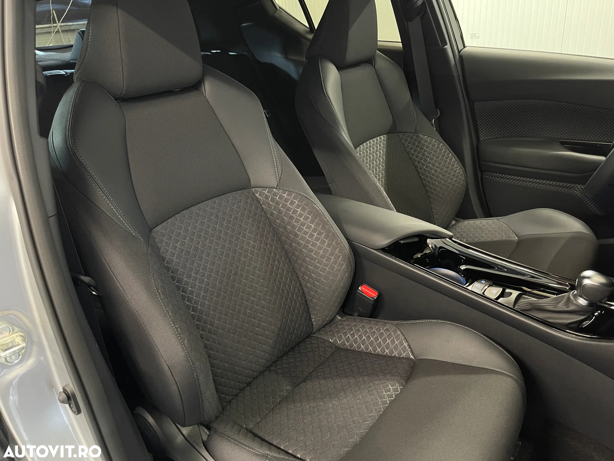 Toyota C-HR 2.0 HSD 184 CP 4x2 CVT Style - 9