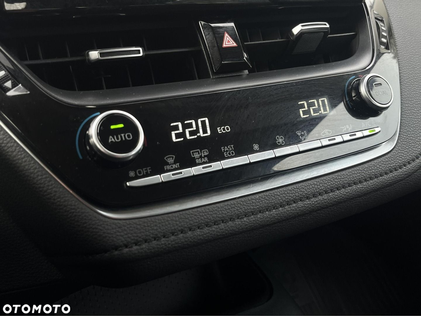 Toyota Corolla - 23