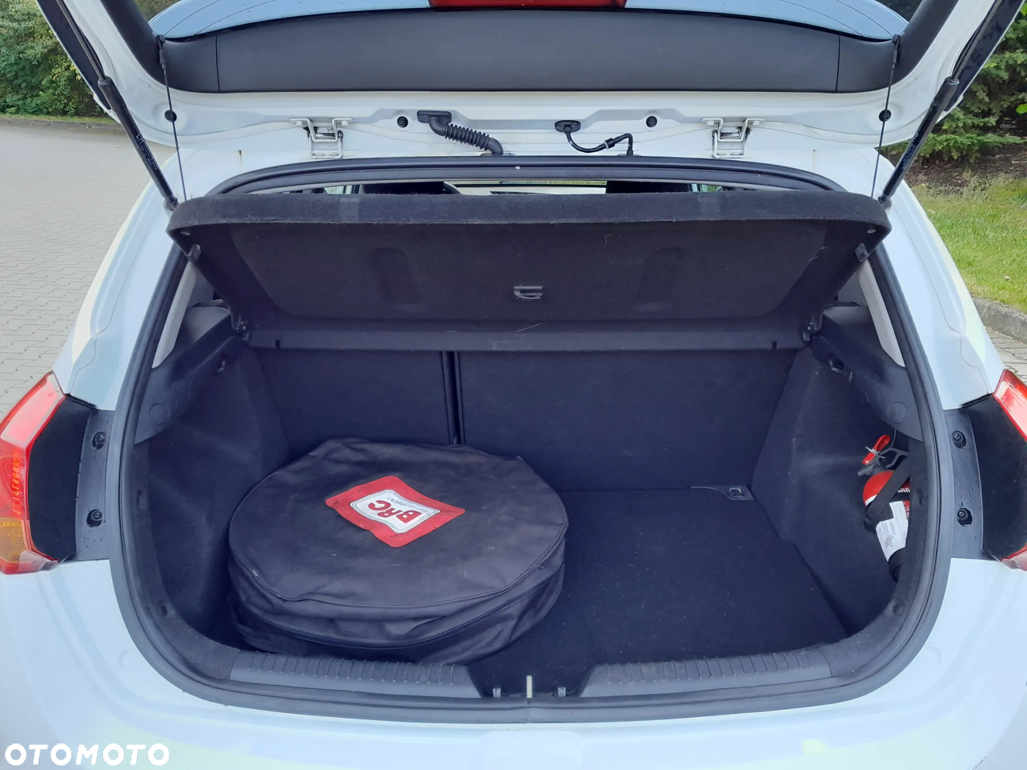 Kia Ceed - 9