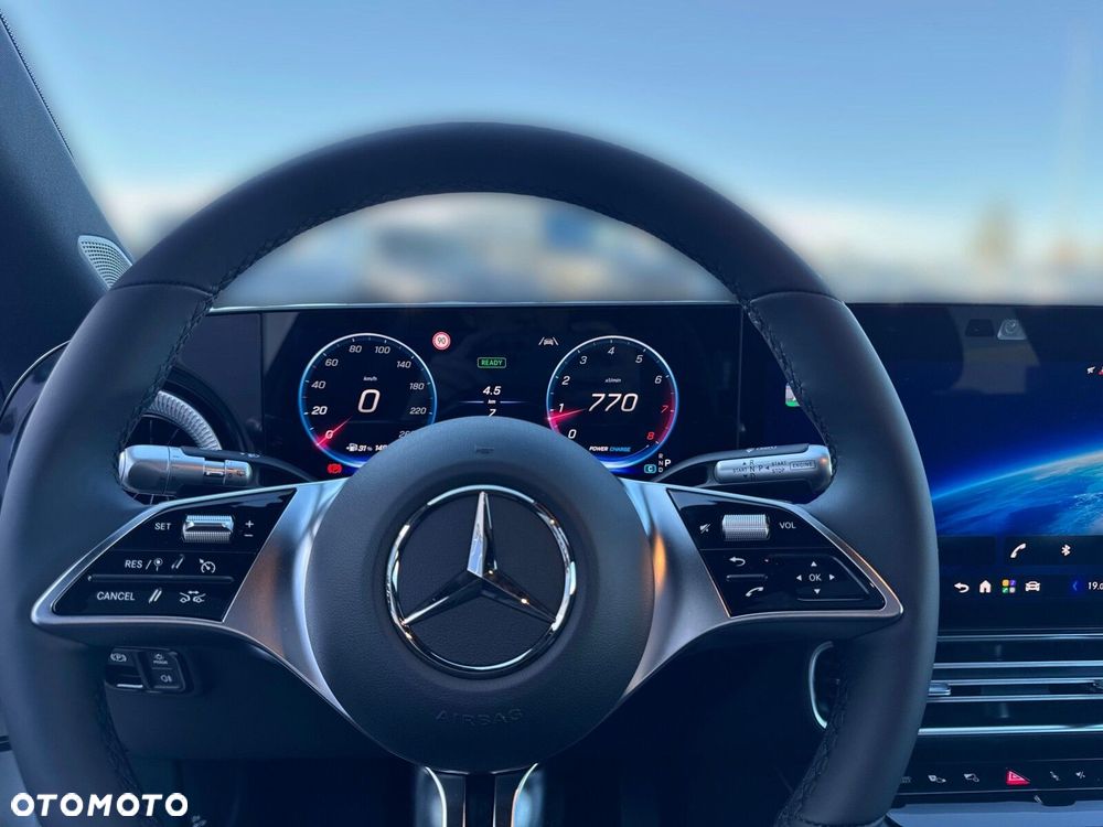 Mercedes-Benz CLA - 11