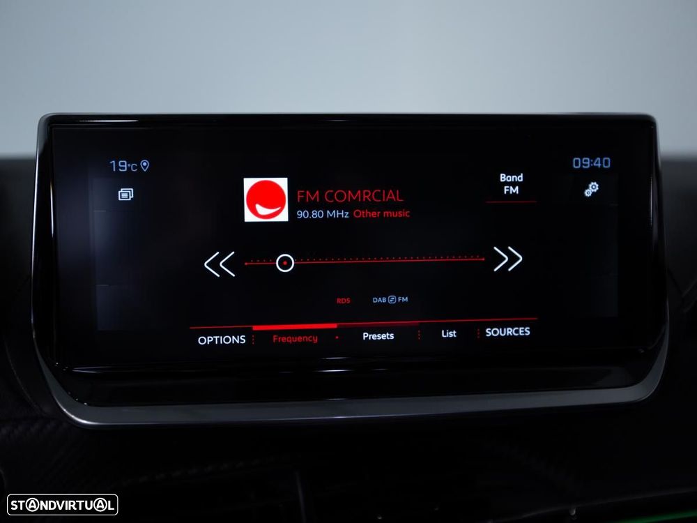 Peugeot 2008 1.2 PureTech GT EAT8 - 24