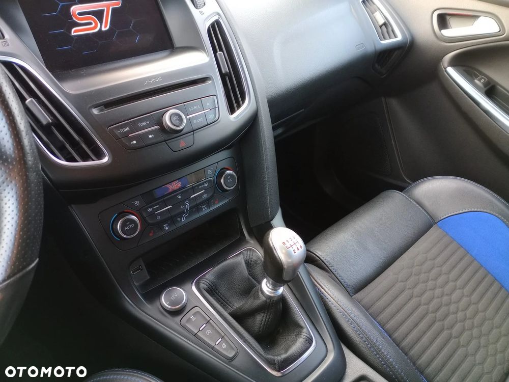 Ford Focus ST - 31