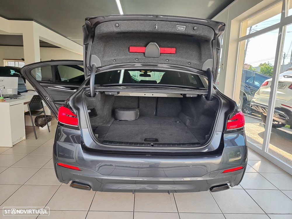 BMW 530 e Pack 50 anos M - 16