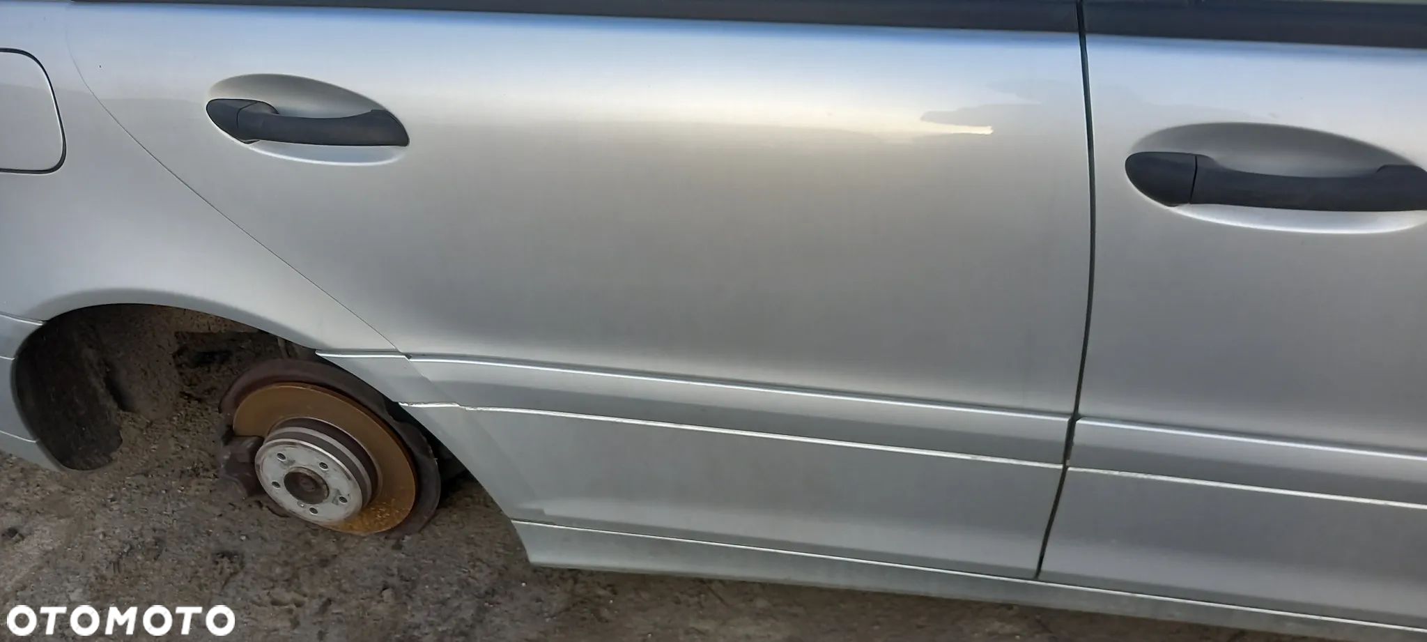 Drzwi tył tylne prawe Mercedes W203 kombi   775 - 1