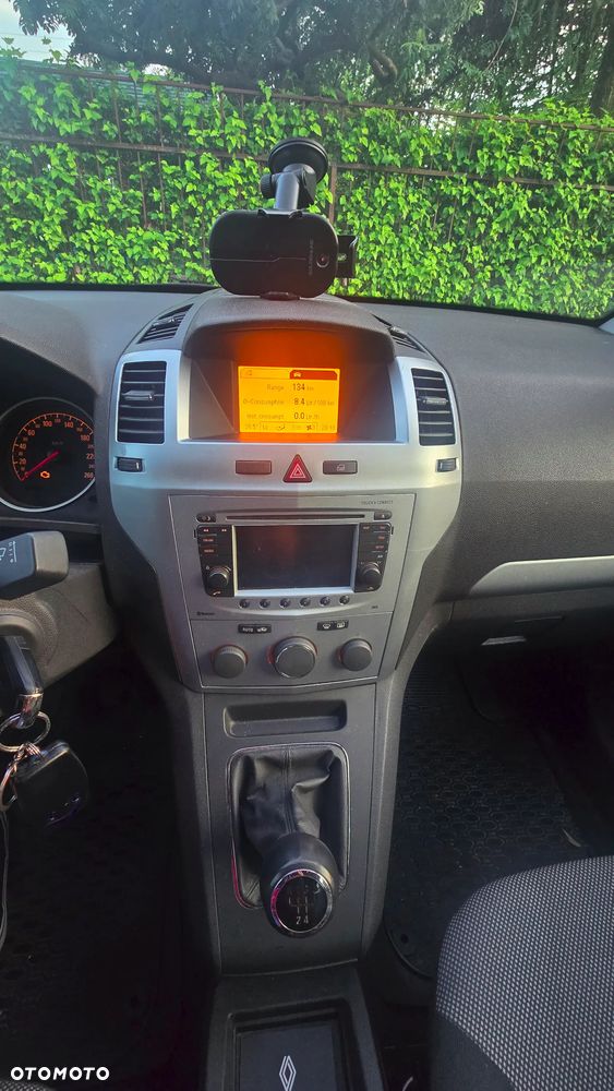 Opel Zafira 1.6 - 9