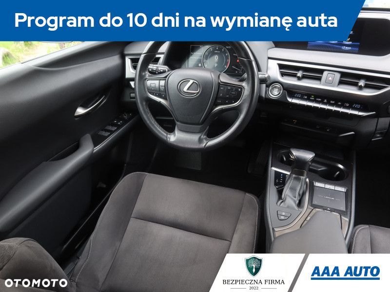 Lexus UX - 9