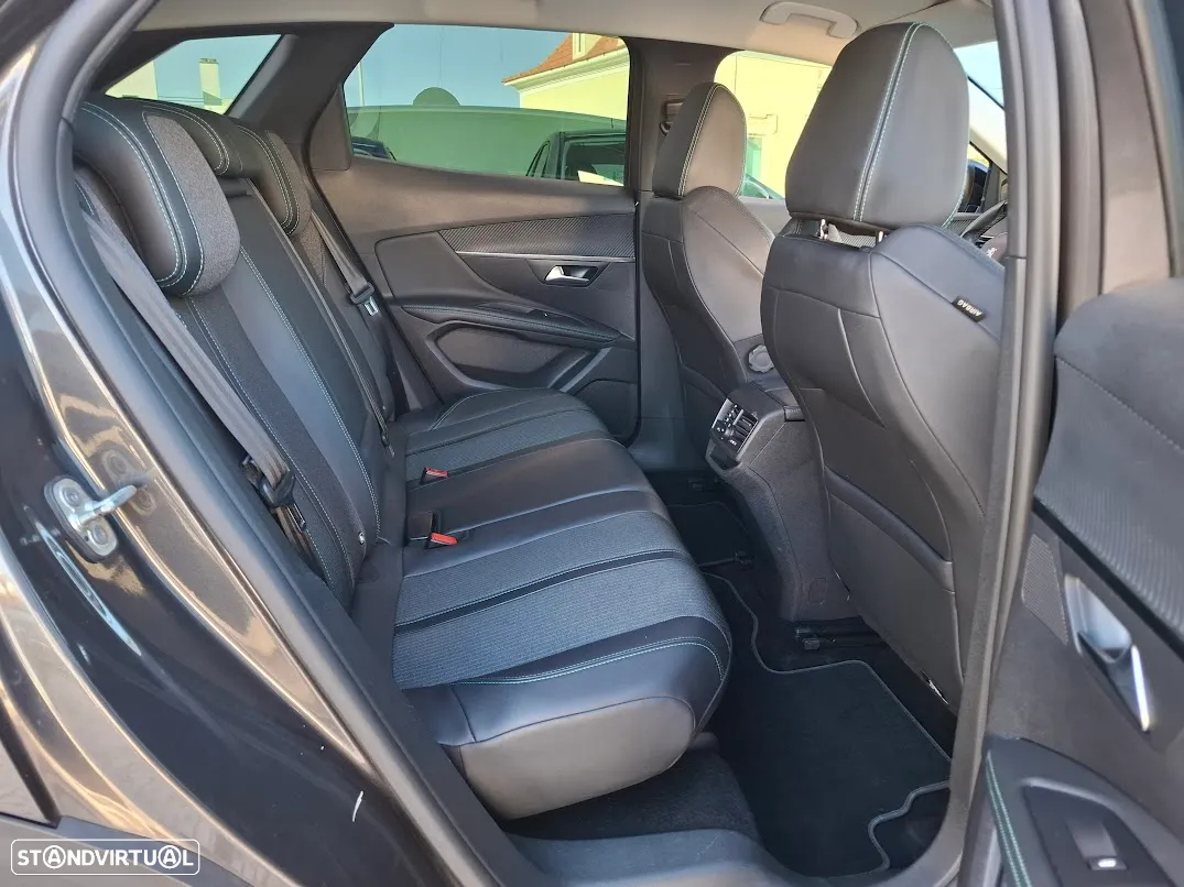 Peugeot 3008 PureTech 130 Stop & Start GPF Allure - 34