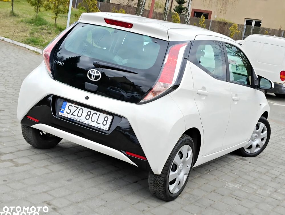 Toyota Aygo x-play touch - 3
