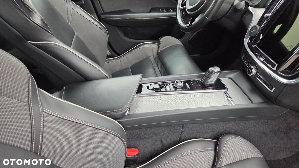 Volvo S60 T5 AWD R-Design - 19