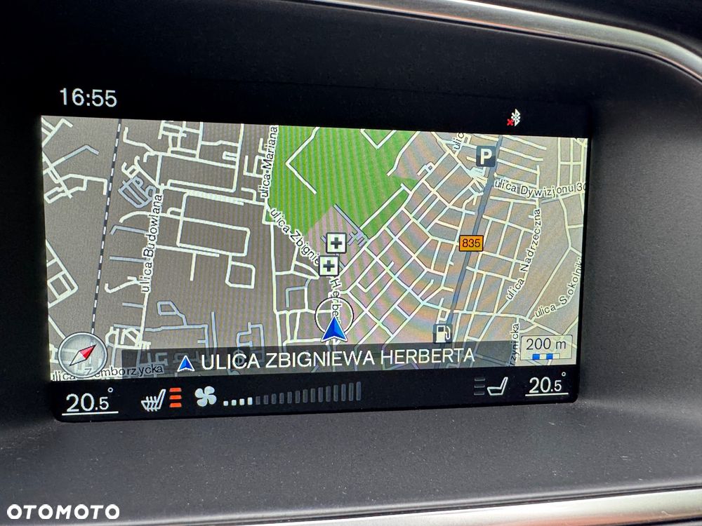 Volvo V40 D4 Geartronic Momentum - 28