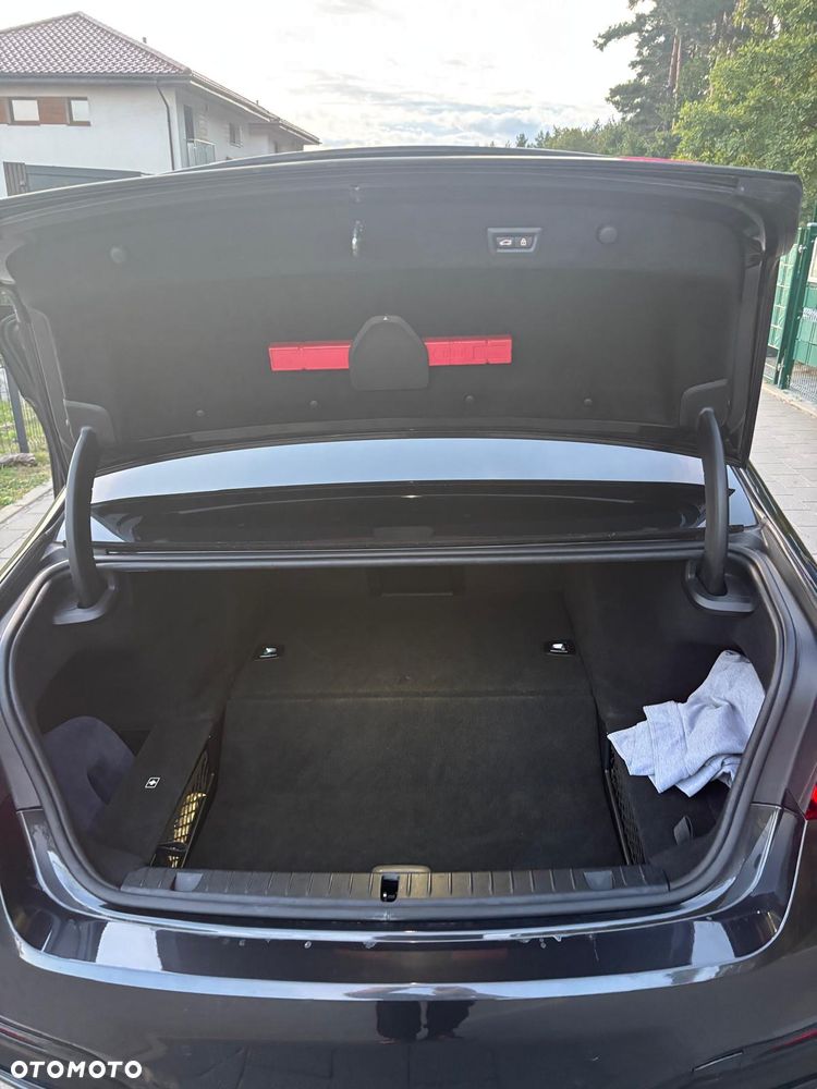 BMW Seria 7 745e sport - 23