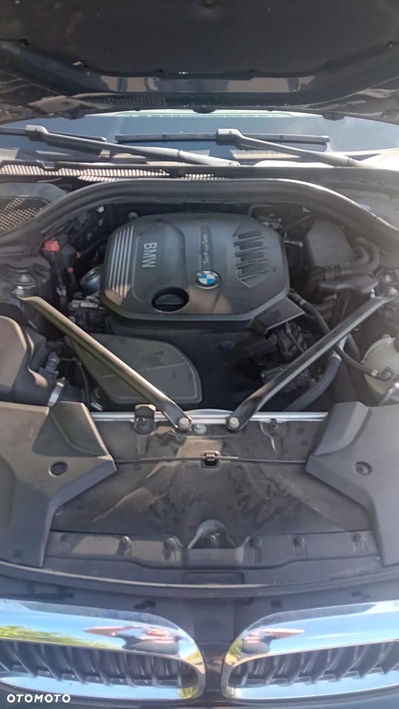 BMW Seria 5 525d Sport Line - 17