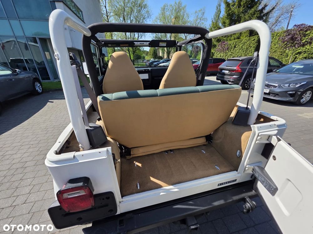 Jeep Wrangler - 25