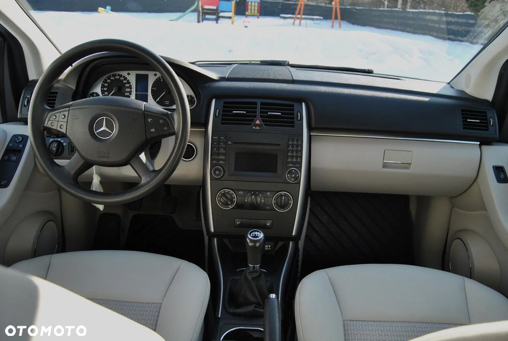 Mercedes-Benz Klasa B 180 CDI EU5 - 9