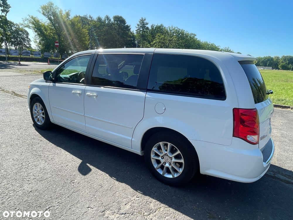 Dodge Grand Caravan - 8