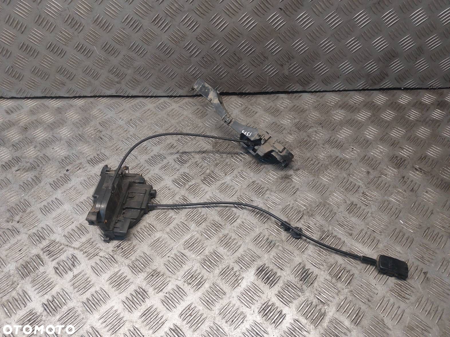 ZAMEK DRZWI PRAWY PRZÓD RENAULT MASTER III 806065415R - 1
