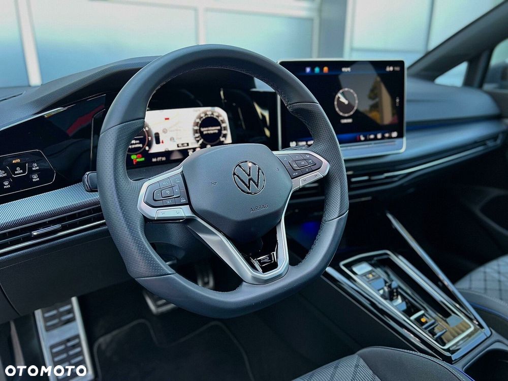 Volkswagen Golf - 11