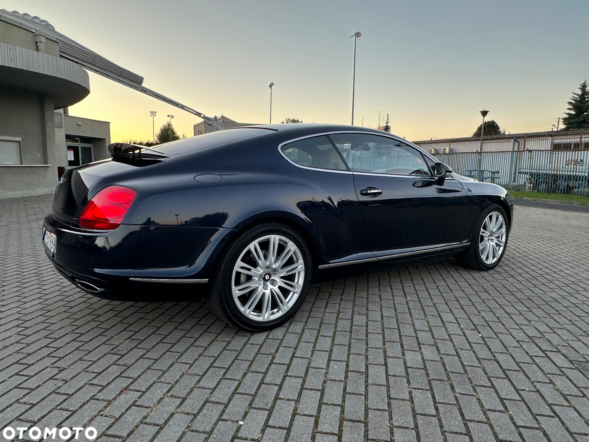 Bentley Continental GT Standard - 17