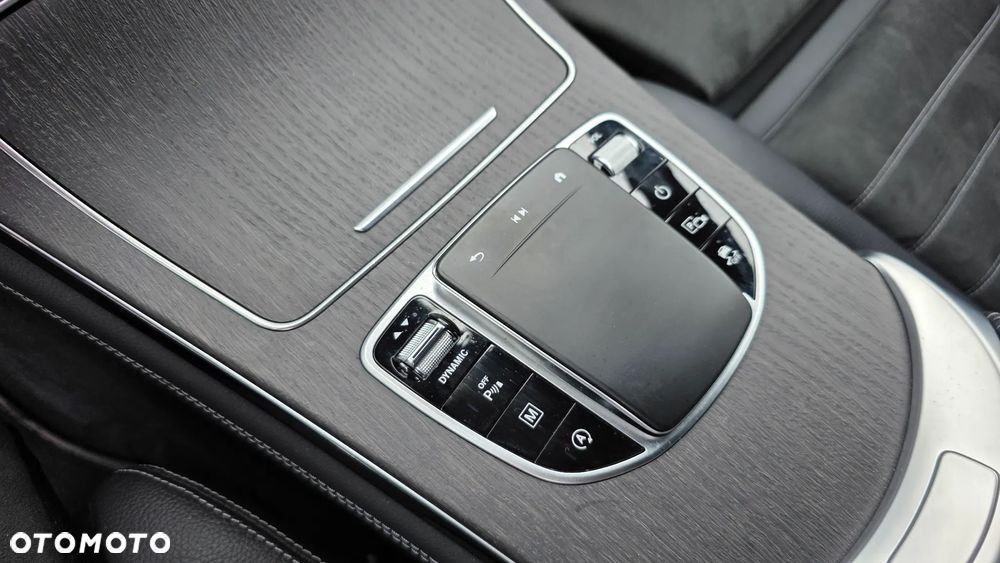 Mercedes-Benz GLC 300 d 4Matic 9G-TRONIC AMG Line - 20