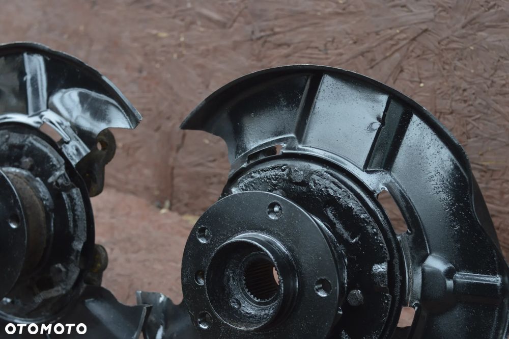 BMW E81 / E82 / E87 / E90 / E91 / E92 ORYGINALNA ZWROTNICA TYŁ LEWA / PRAWA / PIASTA TYŁ O NR.  33 32 6 774 807 / 33 32 6 757 735 / 33 32 6 774 808 OEM W DOBRYM STANIE - 7