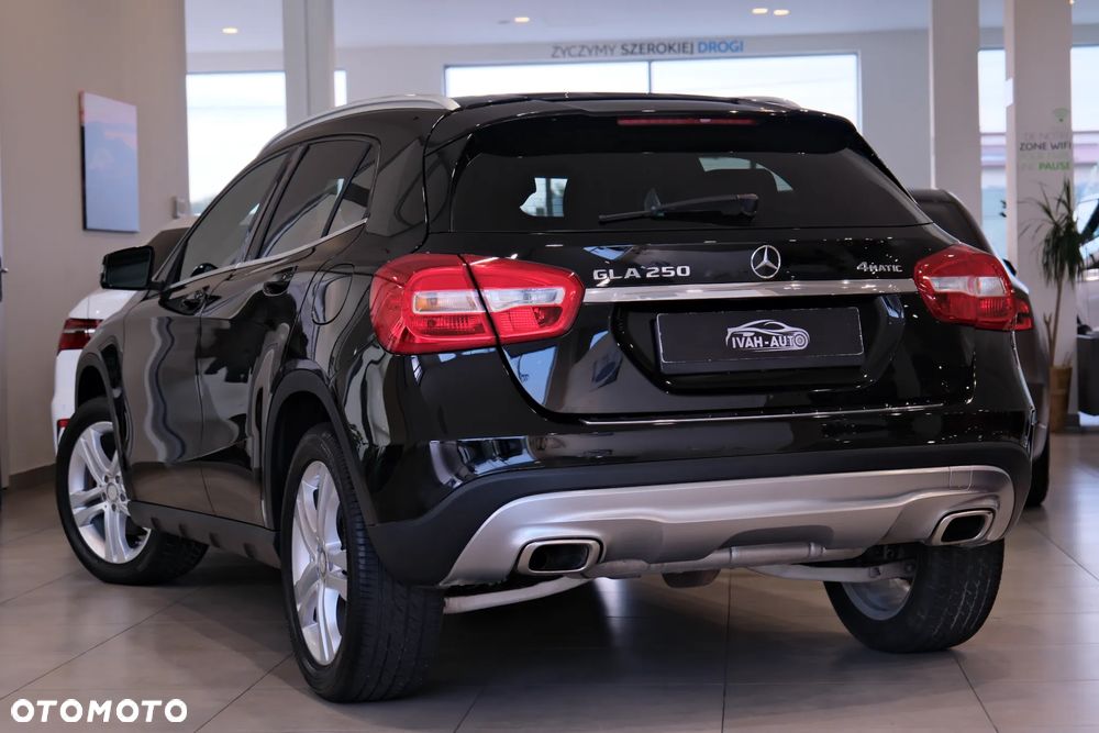 Mercedes-Benz GLA 250 4-Matic - 8