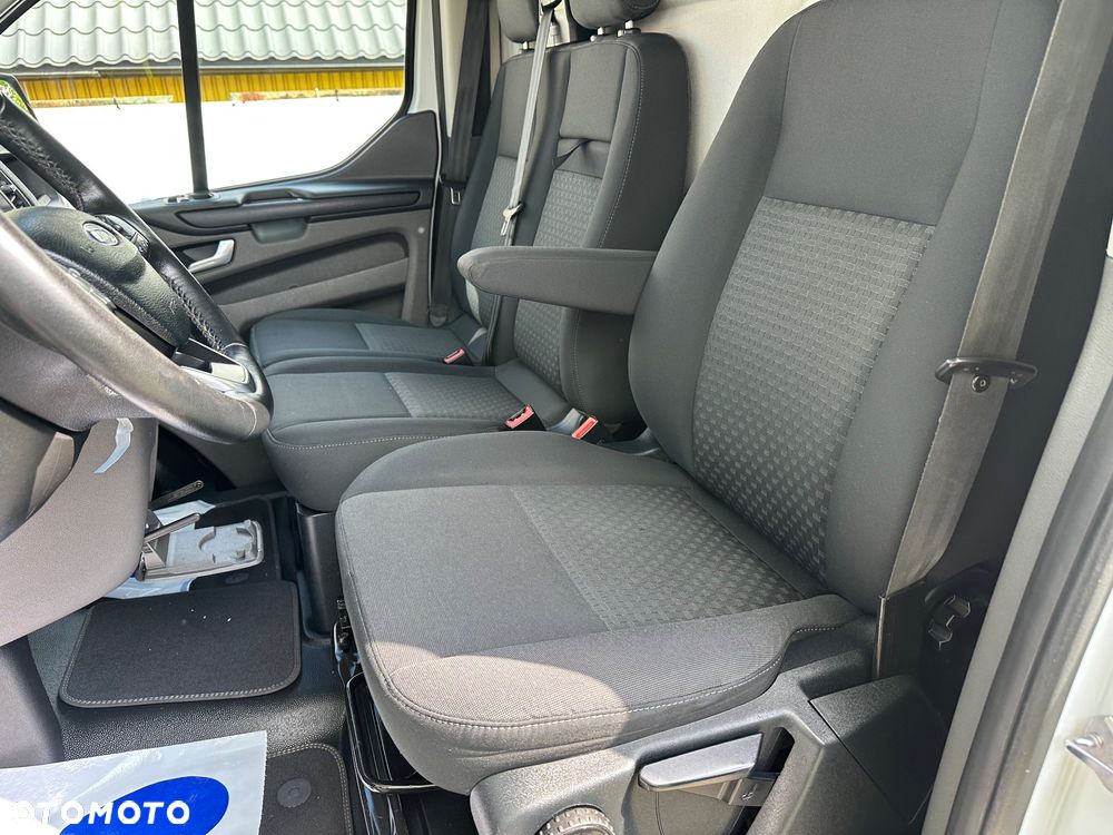 Ford TRANSIT CUSTOM - 16
