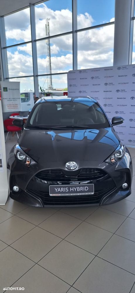 Toyota Yaris 1.5 VVT-i HSD Active - 1