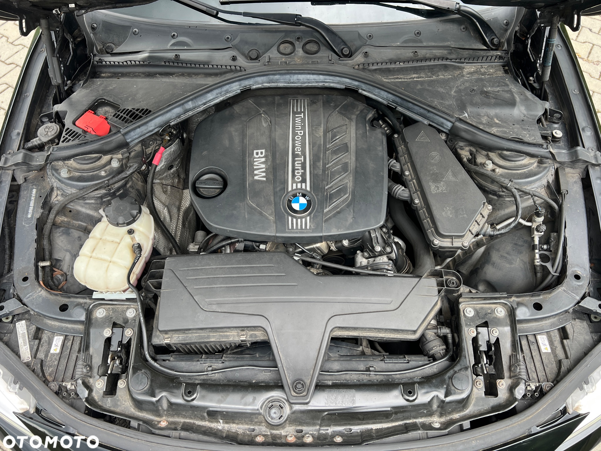BMW Seria 3 318d Touring Luxury Line - 15