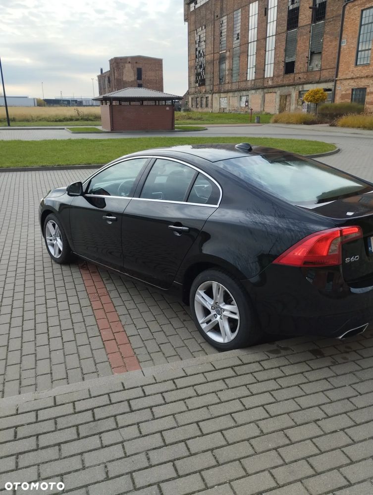 Volvo S60 T5 Powershift Momentum - 3