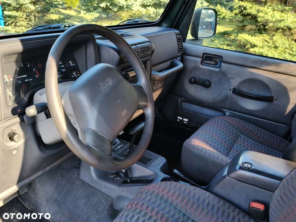Jeep Wrangler - 6