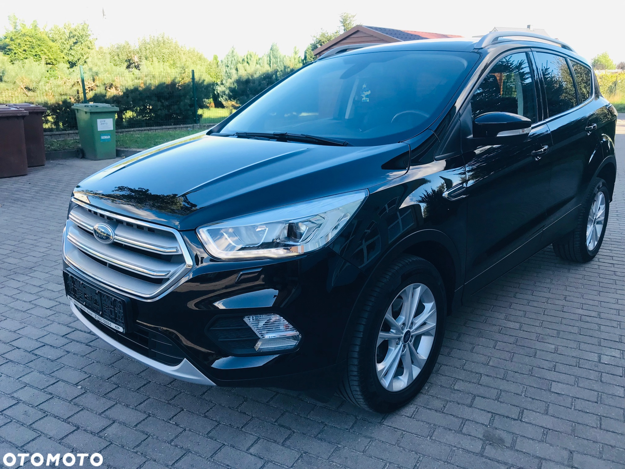 Ford Kuga 1.5 EcoBoost 2x4 Black & Silver - 2